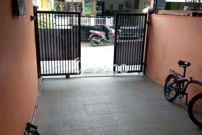 Jual Rumah Bagus Siap Huni LB 90m2 di Ciledug, Tangerang Jual Rumah Bagus Siap Huni LB 90m2 di Ciledug, Tangerang