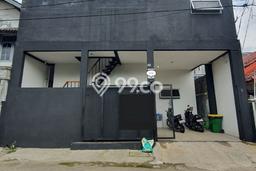 Rumah Terawat area Pondok Aren, Tangerang Selatan, Luas Tanah 130m², Luas Bangunan 218m² Rumah Terawat area Pondok Aren, Tangerang Selatan, Luas Tanah 130m², Luas Bangunan 218m²
