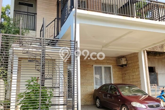 Hunian Mewah LB 155m2 Siap Pakai Desain Elegan di Cawang, Jakarta Timur Hunian Mewah LB 155m2 Siap Pakai Desain Elegan di Cawang, Jakarta Timur