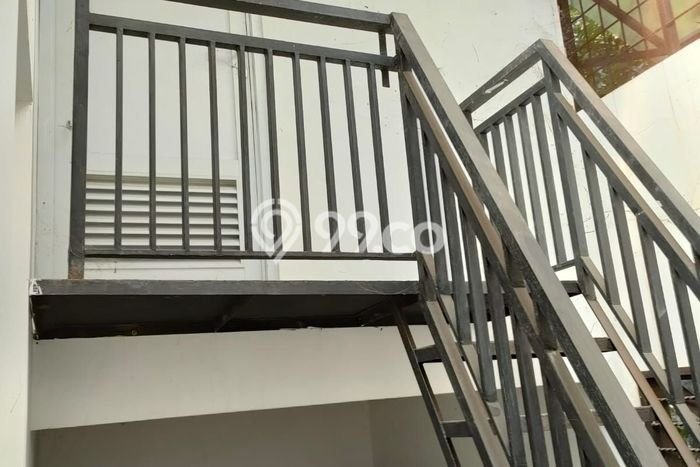 Hunian Mewah LB 155m2 Siap Pakai Desain Elegan di Cawang, Jakarta Timur Hunian Mewah LB 155m2 Siap Pakai Desain Elegan di Cawang, Jakarta Timur