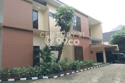 Hunian Ideal dengan LT 1050m2 & LB 800m2 Disewakan di Kemang Hunian Ideal dengan LT 1050m2 & LB 800m2 Disewakan di Kemang