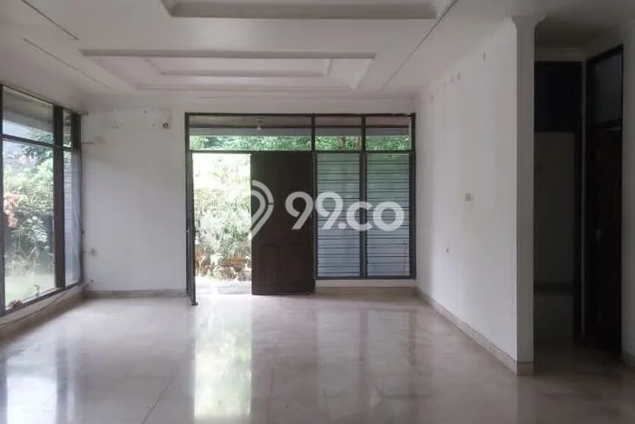 Lokasi strategis! Rumah siap pakai disewakan di Intercon LB 300m2 Lokasi strategis! Rumah siap pakai disewakan di Intercon LB 300m2