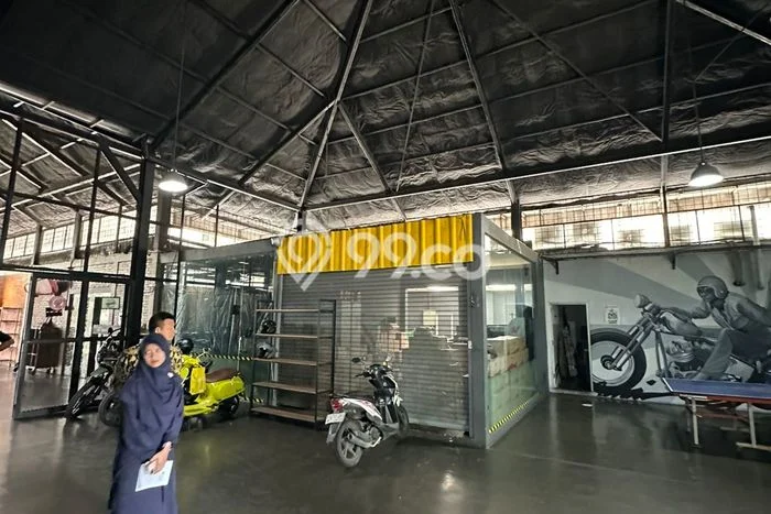 Unit Komersial disewakan di Cilandak Jakarta Selatan dengan LT 2100m2 / LB 1000m2 Unit Komersial disewakan di Cilandak Jakarta Selatan dengan LT 2100m2 / LB 1000m2