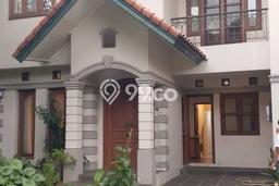 Rumah area Cipete, 4 KT, Area Strategis, LT 300m² LB 195m² Rumah area Cipete, 4 KT, Area Strategis, LT 300m² LB 195m²