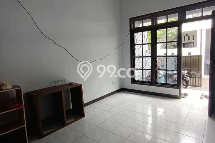 HUNIAN PILIHAN! Rumah kawasan Tebet, 2 KM, Area Strategis, LT 80m² Bangunan 120m² HUNIAN PILIHAN! Rumah kawasan Tebet, 2 KM, Area Strategis, LT 80m² Bangunan 120m²