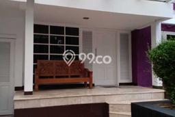 Rumah di Pondok Indah, Dekat Tol, 4 KT, Luas 250m² LB 400m² Rumah di Pondok Indah, Dekat Tol, 4 KT, Luas 250m² LB 400m²