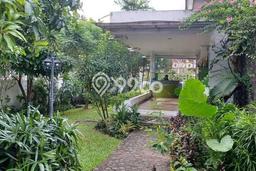 HUNIAN IMPIAN! Rumah di Menteng, 4 KT, Bebas Macet, LT 732m² Bangunan 700m² HUNIAN IMPIAN! Rumah di Menteng, 4 KT, Bebas Macet, LT 732m² Bangunan 700m²