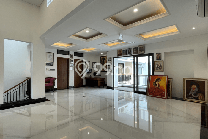 Hunian Ideal dengan LT 430m2 & LB 700m2 Disewakan di Kemang Hunian Ideal dengan LT 430m2 & LB 700m2 Disewakan di Kemang