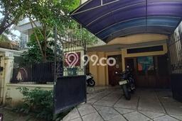 Jual Murah Rumah dengan 4 Kamar Tidur dan 4 Kamar Mandi di Kawasan Kebayoran Baru, Jakarta Selatan Jual Murah Rumah dengan 4 Kamar Tidur dan 4 Kamar Mandi di Kawasan Kebayoran Baru, Jakarta Selatan