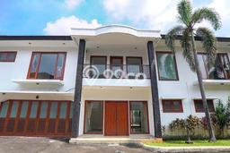 Sewa Rumah Strategis di Pejaten LT 800m2 / LB 500m2 Kondisi Bagus Sewa Rumah Strategis di Pejaten LT 800m2 / LB 500m2 Kondisi Bagus