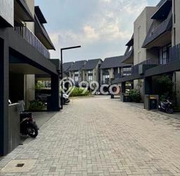 BEST CHOICE! Rumah di Lebak Bulus, 3 KM, Dekat Mall, LT 102m² LB 215m² BEST CHOICE! Rumah di Lebak Bulus, 3 KM, Dekat Mall, LT 102m² LB 215m²