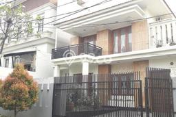 Rumah di Pondok Indah, Akses ke Pusat Kota, 5 KT, LT 400m² Bangunan 350m² Rumah di Pondok Indah, Akses ke Pusat Kota, 5 KT, LT 400m² Bangunan 350m²
