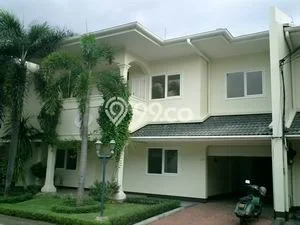 Sewa Rumah Nyaman di Cipete LT 390m2 / LB 348m2 Siap Huni Sewa Rumah Nyaman di Cipete LT 390m2 / LB 348m2 Siap Huni