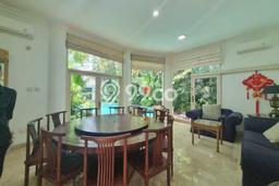 Hunian Ideal dengan LT 600m2 & LB 600m2 Dikontrakkan di Mega Kuningan Hunian Ideal dengan LT 600m2 & LB 600m2 Dikontrakkan di Mega Kuningan