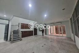 Lokasi terbaik! Rumah siap huni dikontrakkan di Kemayoran LB 550m2 Lokasi terbaik! Rumah siap huni dikontrakkan di Kemayoran LB 550m2