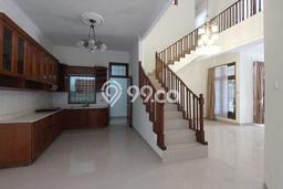 Rumah di Tebet, 5 KT, View Indah, LT 398m² LB 425m² Rumah di Tebet, 5 KT, View Indah, LT 398m² LB 425m²
