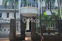 Rumah Elit Modern Tanpa Renovasi di Cibubur Jakarta Timur Rumah Elit Modern Tanpa Renovasi di Cibubur Jakarta Timur