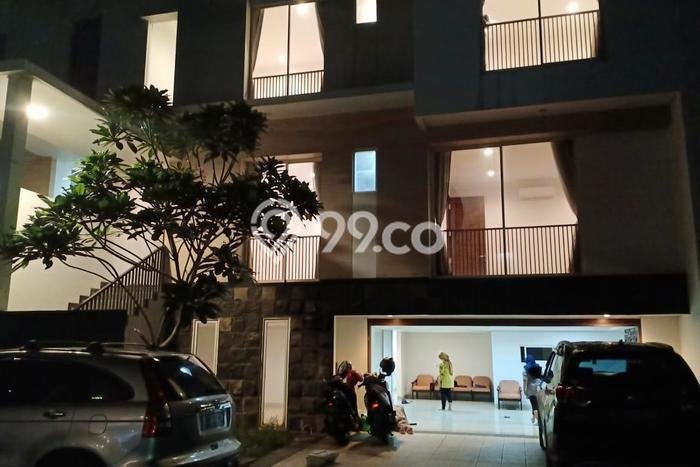 Rumah sewa siap huni 4 KT di Tanjung Barat, Jakarta Selatan Rumah sewa siap huni 4 KT di Tanjung Barat, Jakarta Selatan