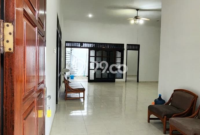 Hunian Cantik Modern Lb 240m2 di Semarang Utara, Semarang Hunian Cantik Modern Lb 240m2 di Semarang Utara, Semarang