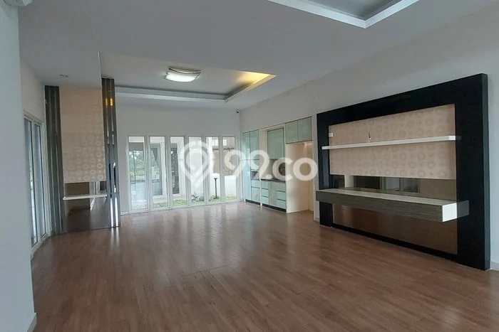 Disewakan! Rumah 4 Kamar Tidur &
3 Kamar Mandi di Candi Golf, Semarang Disewakan! Rumah 4 Kamar Tidur &
3 Kamar Mandi di Candi Golf, Semarang