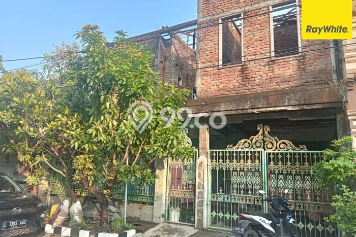 For Sale Rumah 10 Kamar Lokasi Strategis Bagus dan Strategis di Rungkut For Sale Rumah 10 Kamar Lokasi Strategis Bagus dan Strategis di Rungkut
