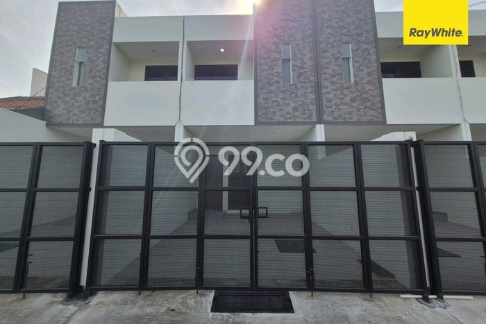 Jual Rumah Bagus Siap Huni LB 100m2 di Tambaksari, Surabaya Jual Rumah Bagus Siap Huni LB 100m2 di Tambaksari, Surabaya