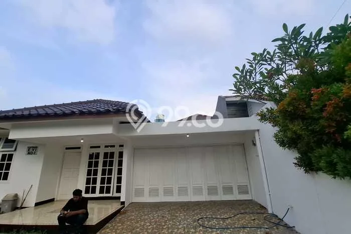 Sewa Rumah Murah di Tanjung Barat Jakarta Selatan Punya 3 Kamar Tidur Sewa Rumah Murah di Tanjung Barat Jakarta Selatan Punya 3 Kamar Tidur