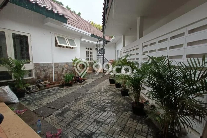 Rumah Bagus Siap Pakai Di Menteng Luas 350m2 Lokasi Strategis Rumah Bagus Siap Pakai Di Menteng Luas 350m2 Lokasi Strategis