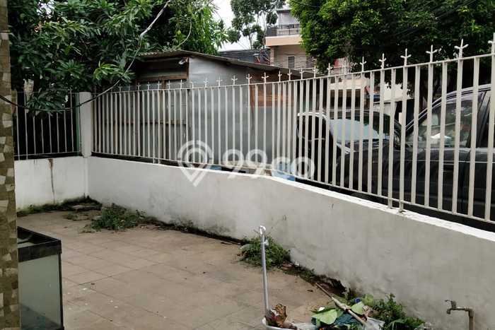 BEST OFFER! Rumah Untuk Investasi di Jatinegara, LT 225m² Bangunan 325m² BEST OFFER! Rumah Untuk Investasi di Jatinegara, LT 225m² Bangunan 325m²