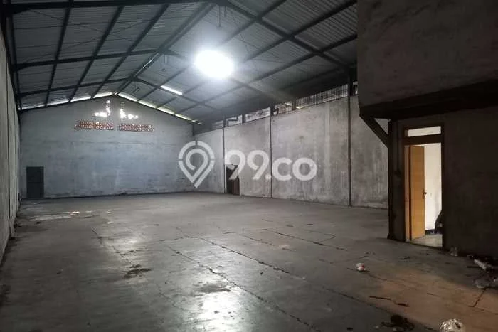 Unit Gudang Paling Strategis di Semarang Barat Semarang dengan LB 1000m2 Unit Gudang Paling Strategis di Semarang Barat Semarang dengan LB 1000m2