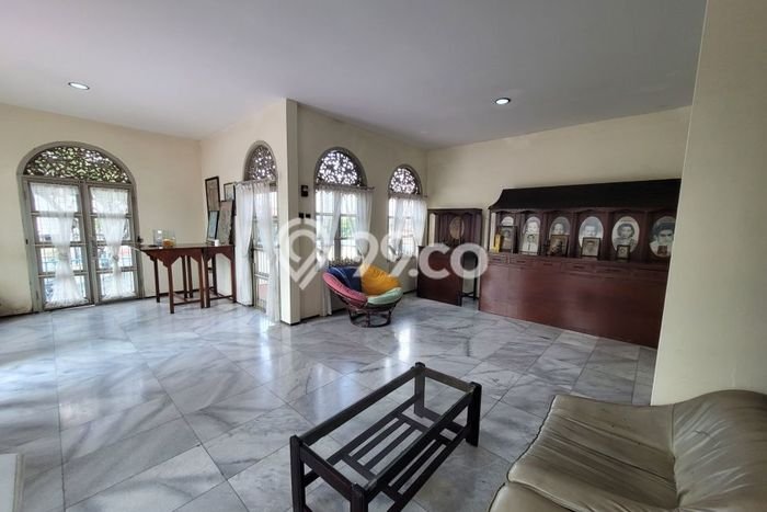 Dijual Hunian Mewah dengan Fasilitas Sekitar Komplit di Semarang Tengah, Semarang Dijual Hunian Mewah dengan Fasilitas Sekitar Komplit di Semarang Tengah, Semarang