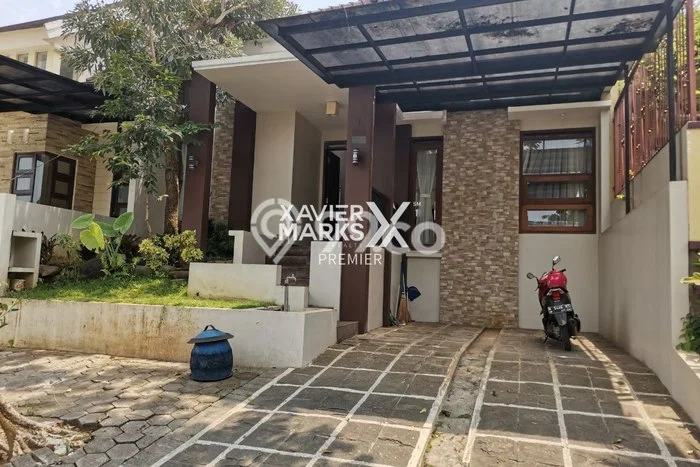Rumah Modern 3 KT di Villa Puncak Tidar Malang Semi Furnished Rumah Modern 3 KT di Villa Puncak Tidar Malang Semi Furnished