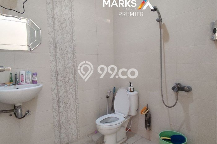 Dijual Hunian Rumah Nyaman 6 Kamar di Soekarno Hatta, Malang Dijual Hunian Rumah Nyaman 6 Kamar di Soekarno Hatta, Malang
