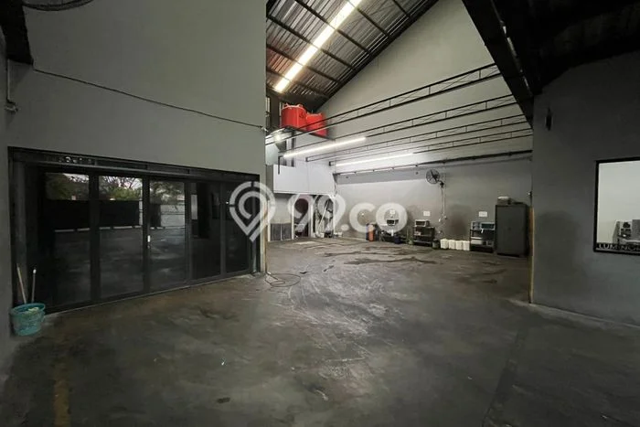 Jual Gudang Kawasan Tanah Mas, Luas 550m², Area Berkembang, Mainroad Jual Gudang Kawasan Tanah Mas, Luas 550m², Area Berkembang, Mainroad