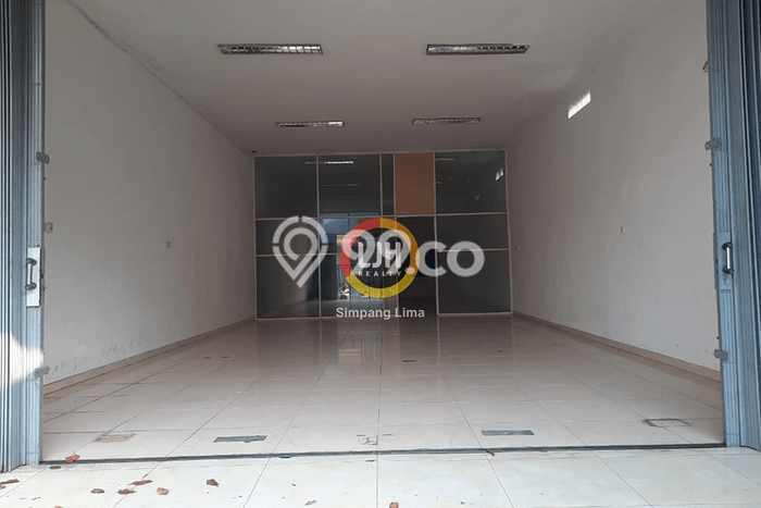 Area Ramai! Ruko Dijual di Semarang Tengah untuk Bisnis Luas Bangunan 200m2 Area Ramai! Ruko Dijual di Semarang Tengah untuk Bisnis Luas Bangunan 200m2