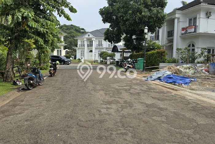 Ready to Use! Premium House LT 550m2 Desain Elegan di BSD Bukit Golf Ready to Use! Premium House LT 550m2 Desain Elegan di BSD Bukit Golf