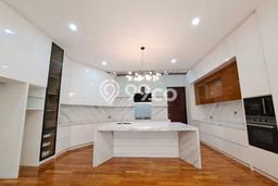 Ready to Use! Premium House LT 801m2 Desain Elegan di BSD Bukit Golf Ready to Use! Premium House LT 801m2 Desain Elegan di BSD Bukit Golf