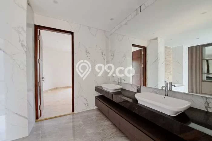 Ready to Use! Premium House LT 801m2 Desain Elegan di BSD Bukit Golf Ready to Use! Premium House LT 801m2 Desain Elegan di BSD Bukit Golf
