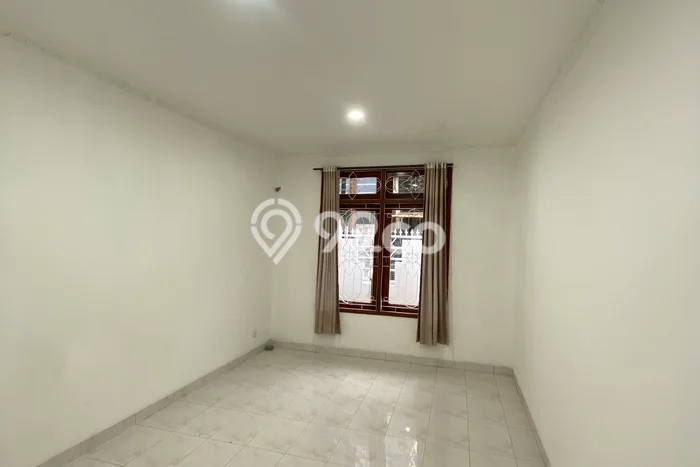 Disewakan! Rumah 4 Kamar Tidur &
2 Kamar Mandi di Tomang, Jakarta Barat Disewakan! Rumah 4 Kamar Tidur &
2 Kamar Mandi di Tomang, Jakarta Barat