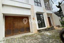 For Sale! Luxury House LT 120m2 Desain Elegan di Cideng For Sale! Luxury House LT 120m2 Desain Elegan di Cideng