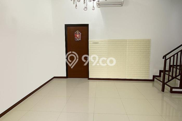 Rumah Luxury Modern Tanpa Renovasi di Cawang Jakarta Timur Rumah Luxury Modern Tanpa Renovasi di Cawang Jakarta Timur