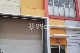 LOKASI PREMIUM! Gudang Kawasan Niaga Kawasan , Luas 270m2m², Siap Bisnis LOKASI PREMIUM! Gudang Kawasan Niaga Kawasan , Luas 270m2m², Siap Bisnis