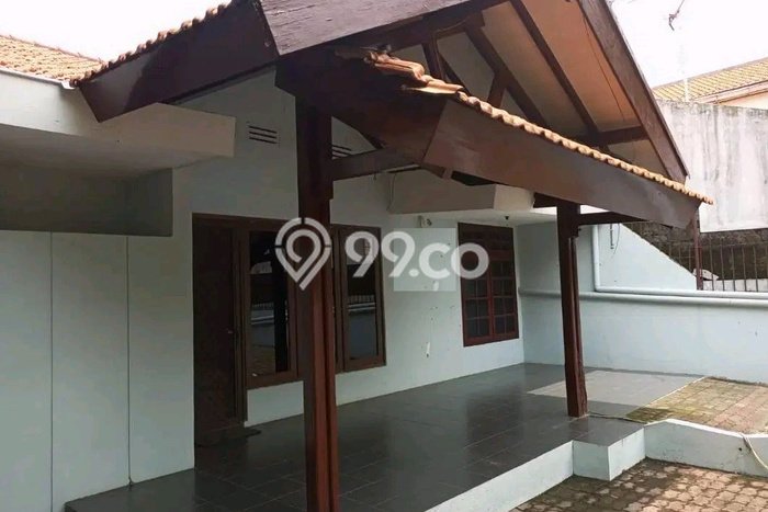 For Sale! Luxury House LT 412m2 Desain Elegan di Surabaya Kota For Sale! Luxury House LT 412m2 Desain Elegan di Surabaya Kota
