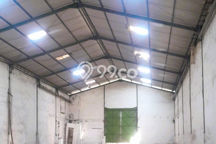 Gudang di Wiyung, Luas 720m2m², Area Komersial, Ramai Gudang di Wiyung, Luas 720m2m², Area Komersial, Ramai