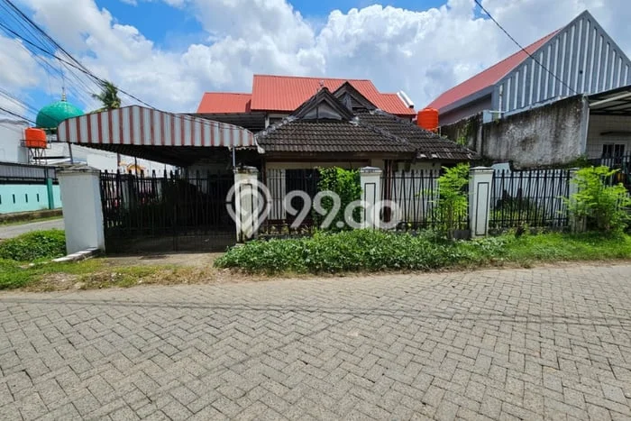 Dijual Rumah 7 Kamar Lokasi Ideal Nyaman dan Strategis di Tamalanrea Dijual Rumah 7 Kamar Lokasi Ideal Nyaman dan Strategis di Tamalanrea