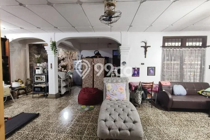For Sale! Premium House LT 238m2 Desain Elegan di Tomang For Sale! Premium House LT 238m2 Desain Elegan di Tomang