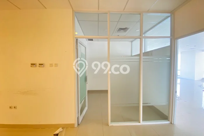 Kantor bagus disewakan di Central Park Jakarta Barat dengan LB 200m2 harga sewa terbaik Kantor bagus disewakan di Central Park Jakarta Barat dengan LB 200m2 harga sewa terbaik