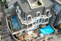 Rumah Modern di Kebayoran Baru, Jakarta Selatan, Luas 261m² LB 650m² Rumah Modern di Kebayoran Baru, Jakarta Selatan, Luas 261m² LB 650m²