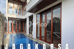 Rumah Idaman Modern! Rumah 2 Lantai area Jagakarsa, Jakarta Selatan, LT 200m2m² Bangunan 550m2m² Rumah Idaman Modern! Rumah 2 Lantai area Jagakarsa, Jakarta Selatan, LT 200m2m² Bangunan 550m2m²