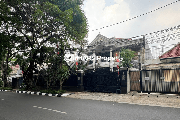 Dijual Hunian Mewah dengan Fasilitas Sekitar Lengkap di Menteng, Jakarta Pusat Dijual Hunian Mewah dengan Fasilitas Sekitar Lengkap di Menteng, Jakarta Pusat